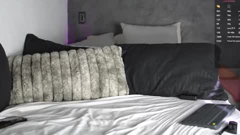 joe_steel1 online show from 11/22/25, 07:13