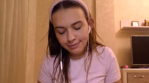 Jennifer online show from 10/29/25, 05:58