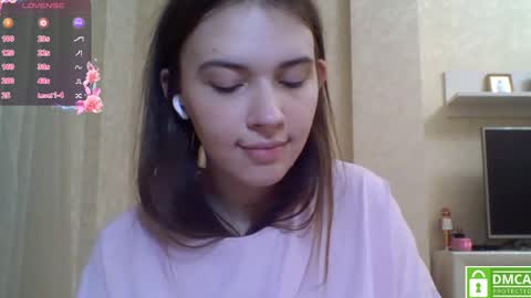 Jennifer online show from 05/17/26, 06:04