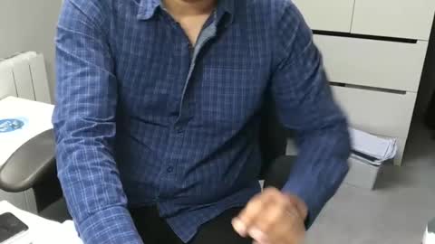 Snapshot of joeshades21 chatting on 01/15/25, 12:04 joeshades21 online show from 01/15/25, 12:04