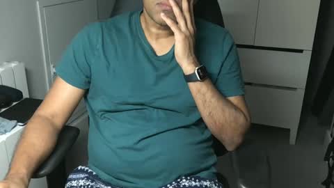 Snapshot of joeshades21 chatting on 01/26/25, 08:34 joeshades21 online show from 01/26/25, 08:34