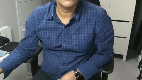 Snapshot of joeshades21 chatting on 01/27/25, 10:38 joeshades21 online show from 01/27/25, 10:38