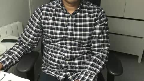 Snapshot of joeshades21 chatting on 02/13/25, 08:48 joeshades21 online show from 02/13/25, 08:48