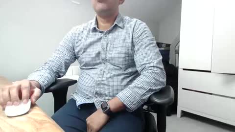 Snapshot of joeshades21 chatting on 02/20/25, 12:15 joeshades21 online show from 02/20/25, 12:15