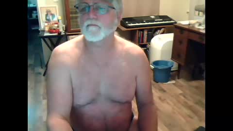 Snapshot of joewelder chatting on 12/26/24, 10:52 joewelder online show from 12/26/24, 10:52