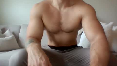 Snapshot of joeybanan chatting on 12/16/25, 10:53 joeybanan online show from 12/16/25, 10:53