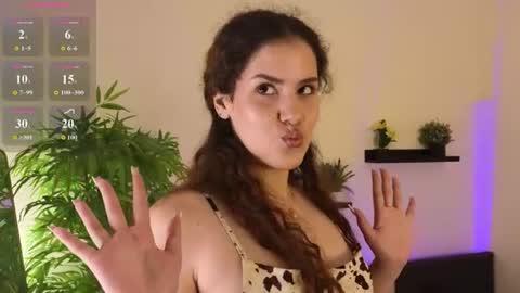 Snapshot of jogo__bonita chatting on 06/13/26, 10:13 Mia online show from 06/13/26, 10:13
