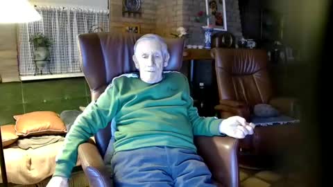 Snapshot of johan7_heet chatting on 12/05/24, 04:01 johan7 heet online show from 12/05/24, 04:01