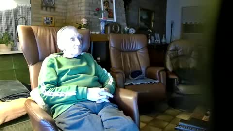 Snapshot of johan7_heet chatting on 12/14/24, 07:36 johan7 heet online show from 12/14/24, 07:36