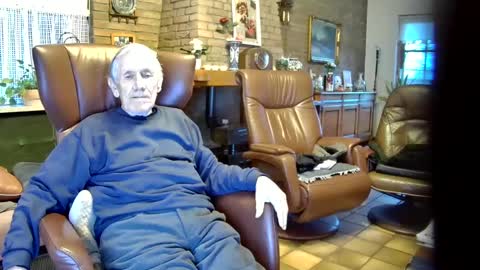 Snapshot of johan7_heet chatting on 12/18/24, 03:00 johan7 heet online show from 12/18/24, 03:00