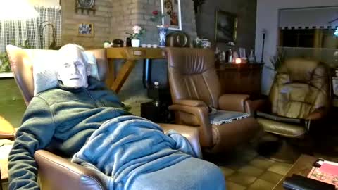 Snapshot of johan7_heet chatting on 12/19/24, 09:28 johan7 heet online show from 12/19/24, 09:28