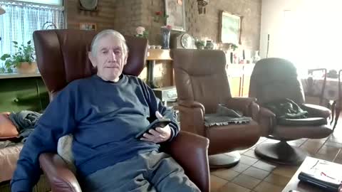 Snapshot of johan7_heet chatting on 12/23/24, 01:45 johan7 heet online show from 12/23/24, 01:45