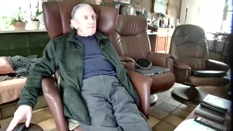 Snapshot of johan7_heet chatting on 01/04/25, 02:14 johan7 heet online show from 01/04/25, 02:14