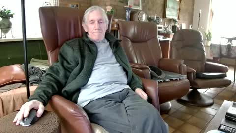 Snapshot of johan7_heet chatting on 01/20/25, 01:00 johan7 heet online show from 01/20/25, 01:00