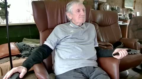 Snapshot of johan7_heet chatting on 01/22/25, 02:14 johan7 heet online show from 01/22/25, 02:14