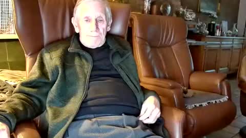 Snapshot of johan7_heet chatting on 02/12/25, 04:33 johan7 heet online show from 02/12/25, 04:33