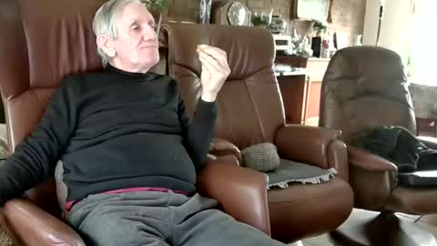 Snapshot of johan7_heet chatting on 02/20/25, 03:30 johan7 heet online show from 02/20/25, 03:30