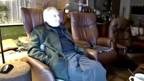 Snapshot of johan7_heet chatting on 02/22/25, 05:57 johan7 heet online show from 02/22/25, 05:57