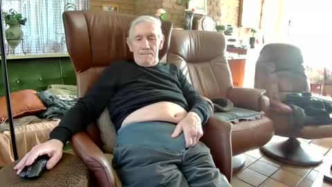 Snapshot of johan7_heet chatting on 02/23/25, 01:32 johan7 heet online show from 02/23/25, 01:32