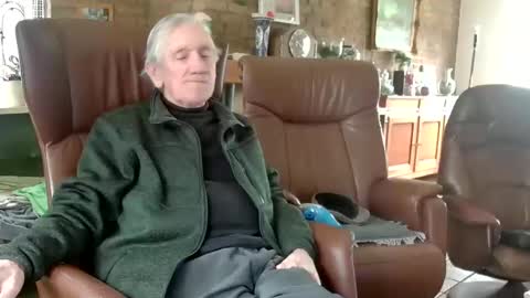 Snapshot of johan7_heet chatting on 03/01/25, 01:18 johan7 heet online show from 03/01/25, 01:18