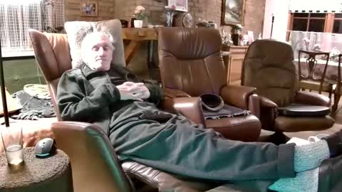 Snapshot of johan7_heet chatting on 03/04/25, 08:38 johan7 heet online show from 03/04/25, 08:38