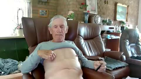 Snapshot of johan7_heet chatting on 09/14/25, 11:42 johan7 heet online show from 09/14/25, 11:42