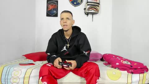 johan_and_antonella online show from 12/02/24, 04:20