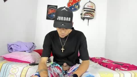 johan_and_antonella online show from 12/03/24, 06:37