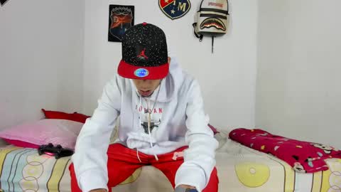 johan_and_antonella online show from 12/04/24, 02:20