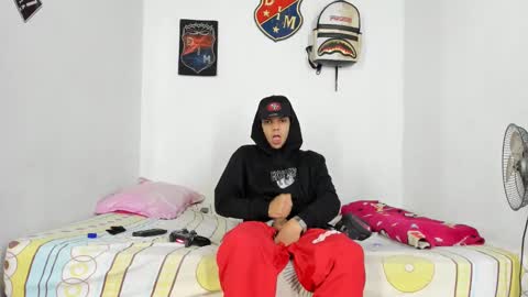 johan_and_antonella online show from 12/10/24, 02:27