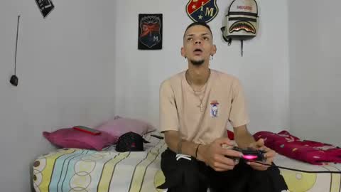 johan_and_antonella online show from 12/10/24, 07:32