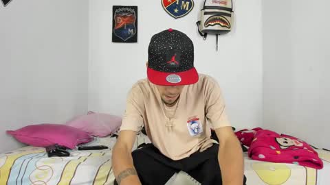 johan_and_antonella online show from 12/11/24, 04:39