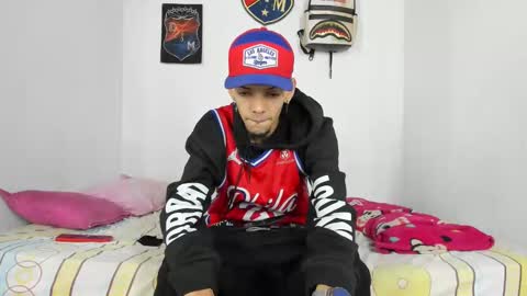 johan_and_antonella online show from 12/12/24, 01:43