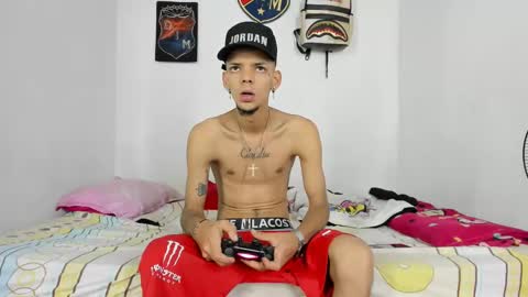 johan_and_antonella online show from 12/13/24, 06:16