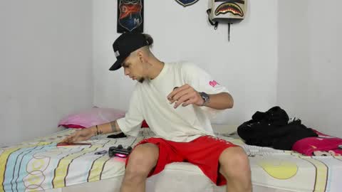 johan_and_antonella online show from 12/13/24, 09:20