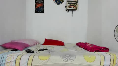 johan_and_antonella online show from 12/15/24, 05:45