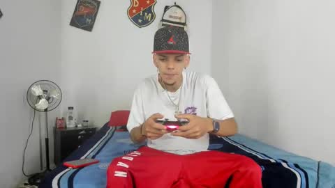 johan_and_antonella online show from 01/11/25, 06:54