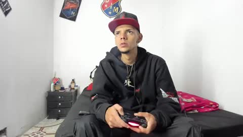 johan_and_antonella online show from 01/16/25, 01:37