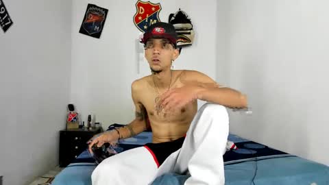 johan_and_antonella online show from 01/17/25, 04:36