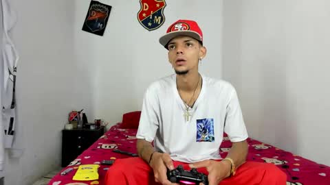 johan_and_antonella online show from 01/19/25, 09:45