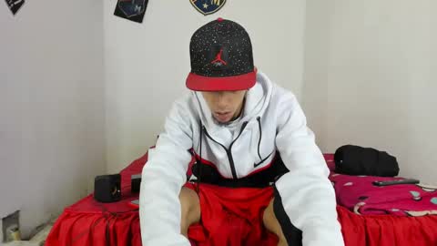 johan_and_antonella online show from 02/18/25, 08:05