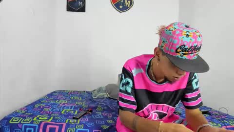 johan_and_antonella online show from 10/20/25, 03:40