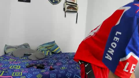 johan_and_antonella online show from 10/27/25, 02:59