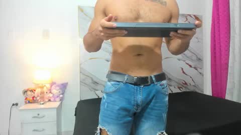 Snapshot of johan_miller1 chatting on 10/30/25, 11:00 johan online show from 10/30/25, 11:00