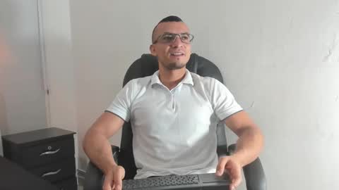 Snapshot of johan_miller1 chatting on 11/29/25, 10:51 johan online show from 11/29/25, 10:51