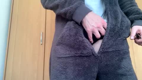 Snapshot of john06070 chatting on 02/17/25, 01:10 Uk daddy online show from 02/17/25, 01:10