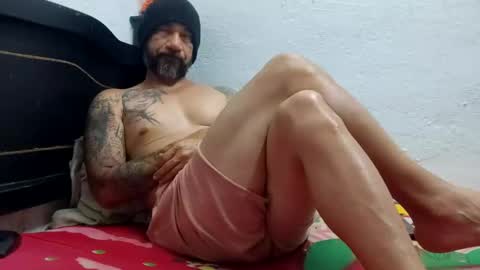 Snapshot of john_balthor chatting on 01/14/25, 04:04 online show from 01/14/25, 04:04