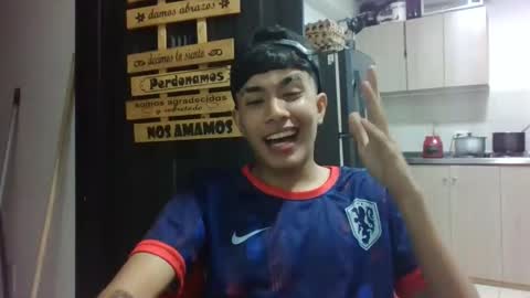 Snapshot of john_miles01 chatting on 12/18/25, 06:30 john_miles01 online show from 12/18/25, 06:30