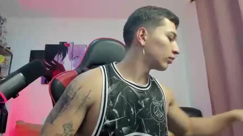 Snapshot of john_s117 chatting on 10/23/25, 01:49 JOHN online show from 10/23/25, 01:49