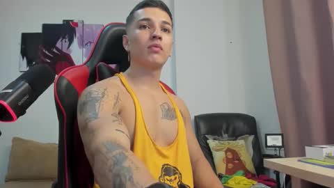 Snapshot of john_s117 chatting on 10/30/25, 04:47 JOHN online show from 10/30/25, 04:47